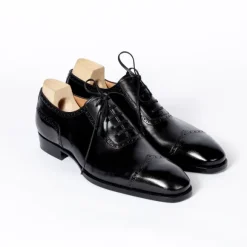 Black "V-Cap" Oxfors Made Of Hand-Colored Calfskin