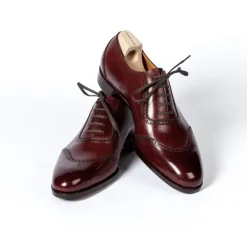 Oxford "Queens" In Burgundy-Colored Calfskin - Hand-Colored