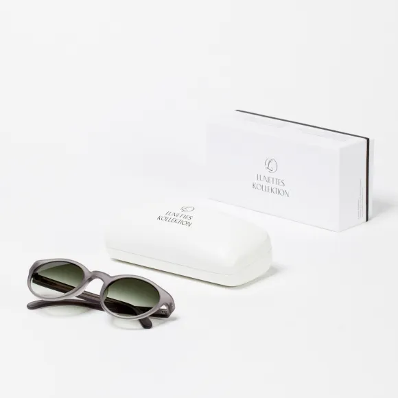 Sunglasses In Foggy Gray "Voyage Voyage"