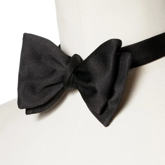 Tied Black Bow Tie Made Of Pure Silk